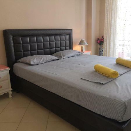 Brick Apartment Néa Péramos Εξωτερικό φωτογραφία