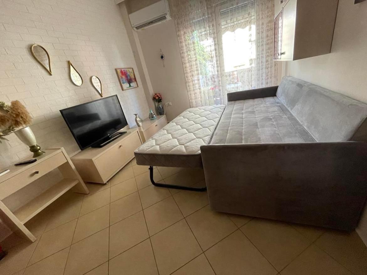 Brick Apartment Néa Péramos Εξωτερικό φωτογραφία