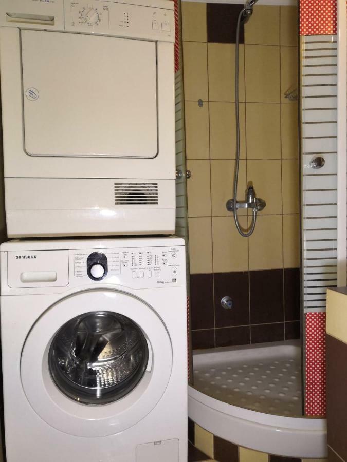 Brick Apartment Néa Péramos Εξωτερικό φωτογραφία