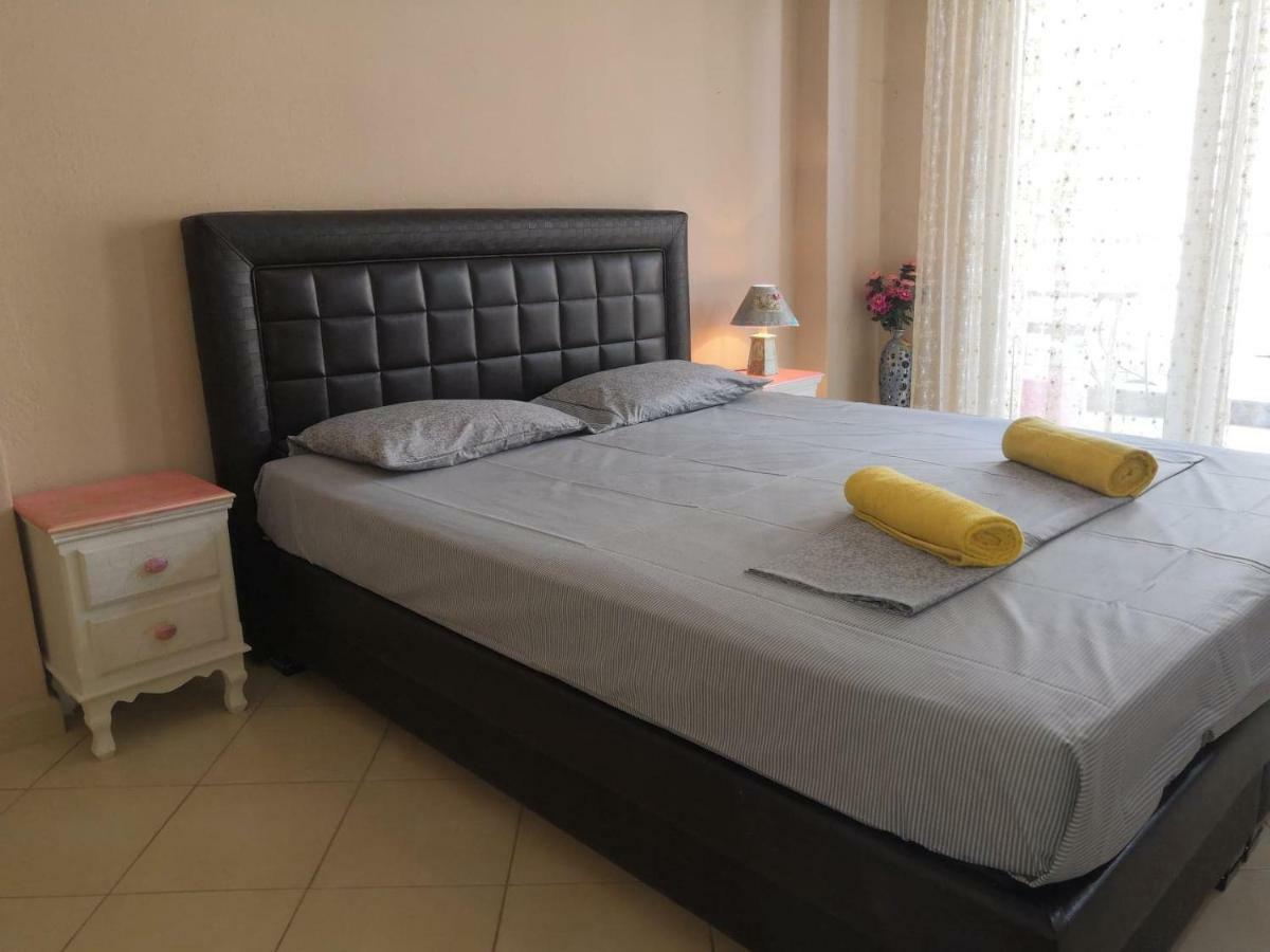 Brick Apartment Néa Péramos Εξωτερικό φωτογραφία