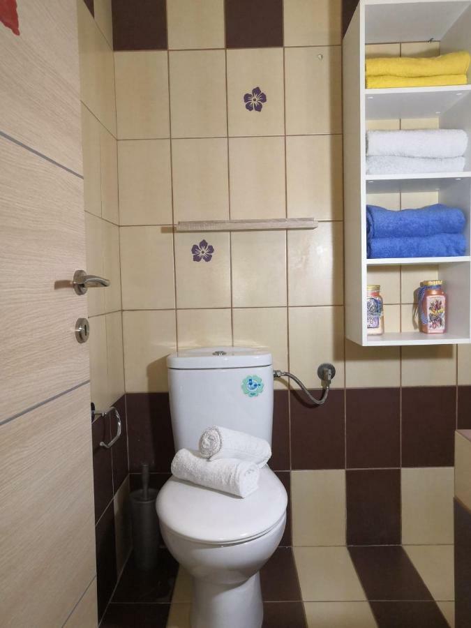 Brick Apartment Néa Péramos Εξωτερικό φωτογραφία