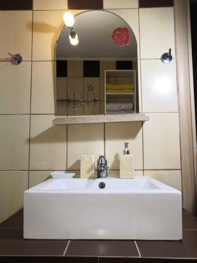 Brick Apartment Néa Péramos Εξωτερικό φωτογραφία