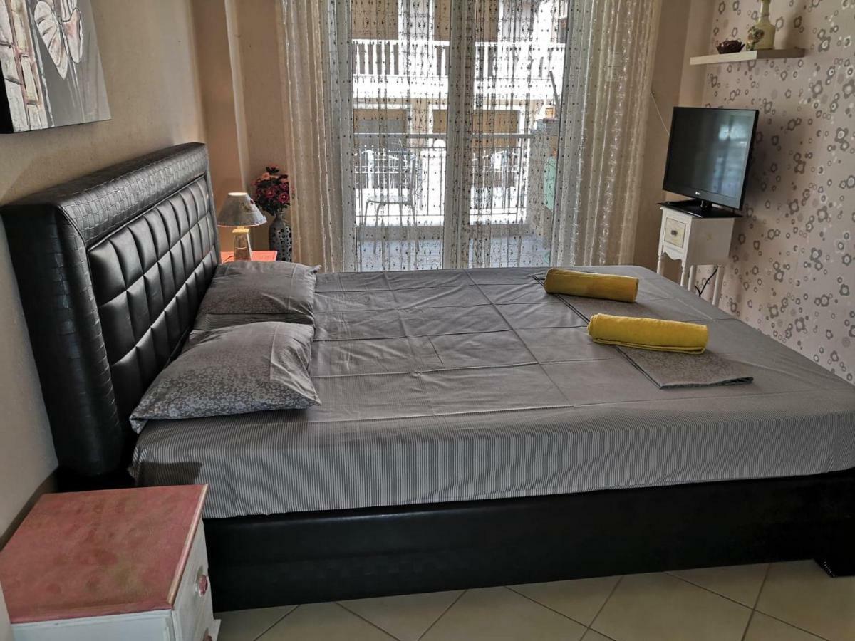 Brick Apartment Néa Péramos Εξωτερικό φωτογραφία